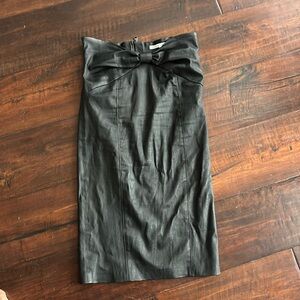 like new Veronica beard leather skirt sz 8 (runs smaller)